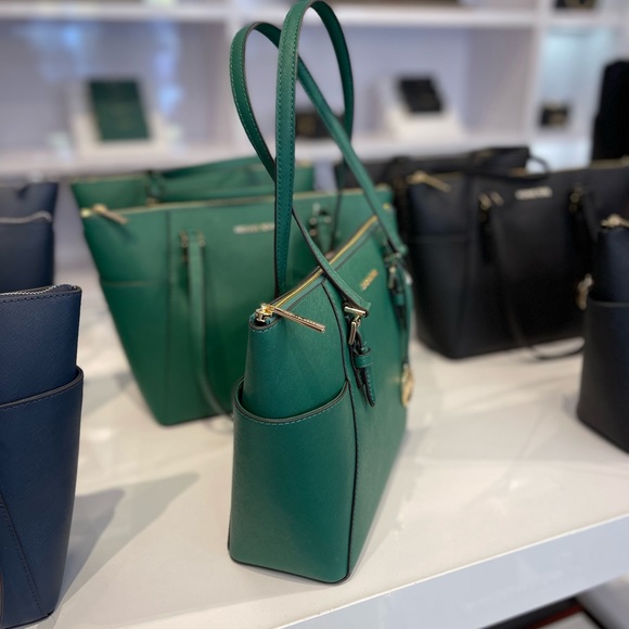 MICHAEL KORS CHARLOTTE LARGE TOP ZIP TOTE PALMETTO GREEN COLOR
NWT - Picture 4 of 16